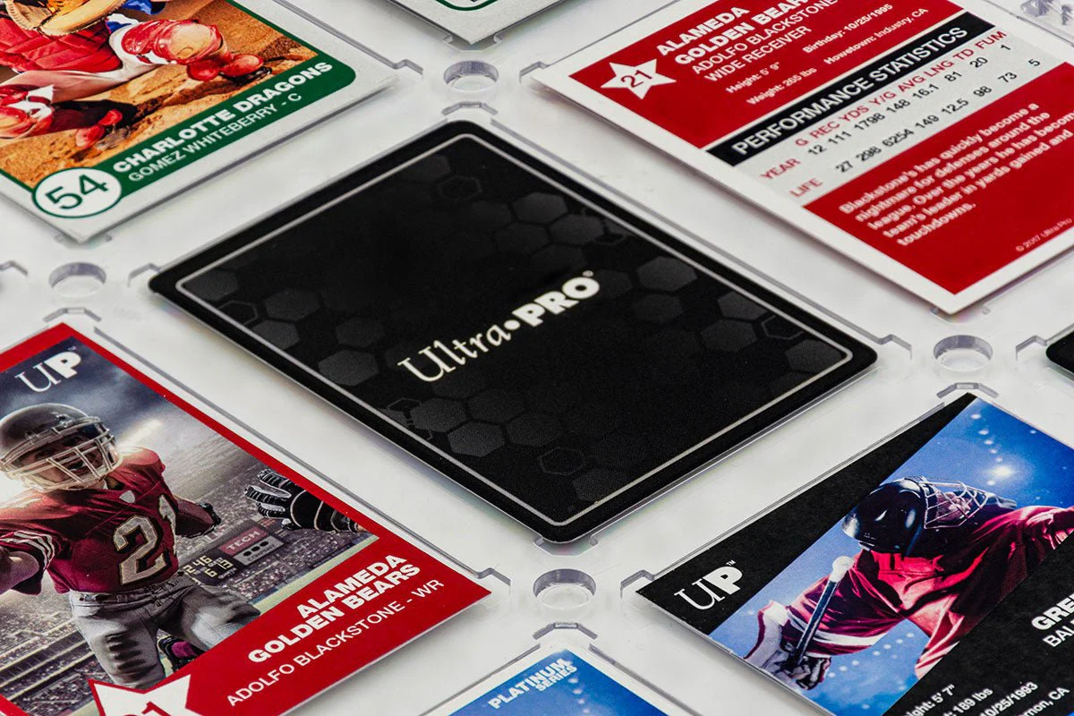 35PT 9-Card Black Border UV ONE-TOUCH® Magnetic Holder - Image 5